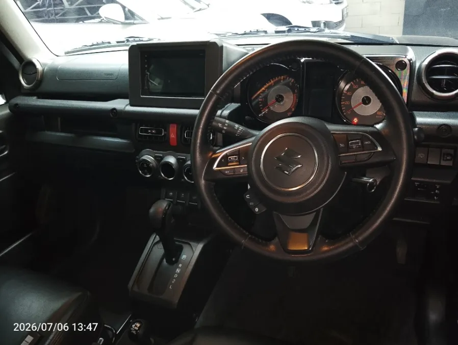 Foto Mobil Bekas Dashboard Suzuki Jimny 1.5 4x4 tahun 2022