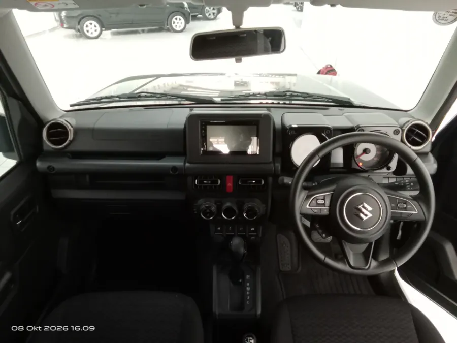 Foto Mobil Bekas Dashboard Suzuki Jimny 1.5 4x4 tahun 2022