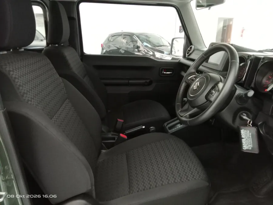Foto Mobil Bekas Kabin Depan Suzuki Jimny 1.5 4x4 tahun 2022