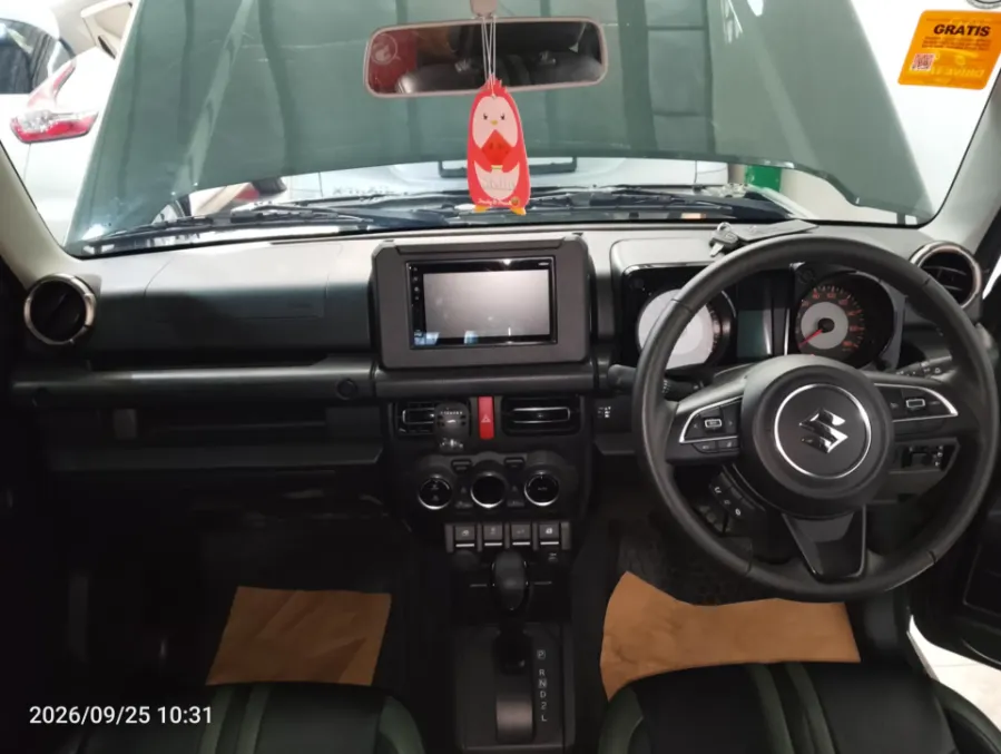 Foto Mobil Bekas Dashboard Suzuki Jimny 1.5 4x4 tahun 2024