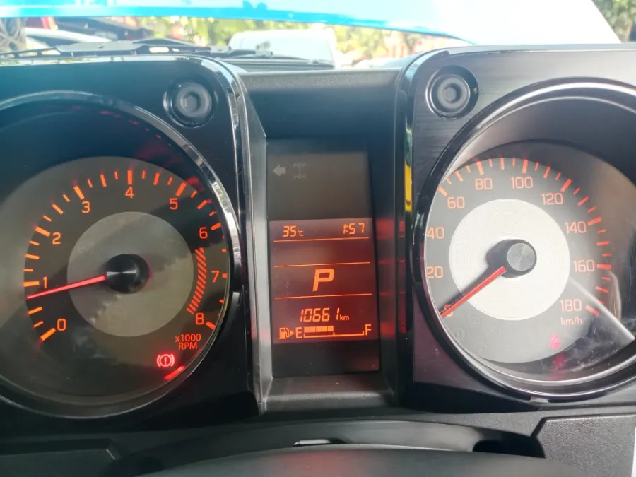 Foto Mobil Bekas Odometer Suzuki Jimny 1.5 4x4 tahun 2024