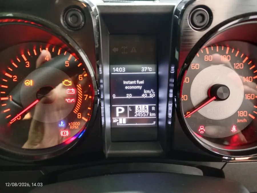Foto Mobil Bekas Odometer Suzuki Jimny 1.5 4x4 tahun 2024