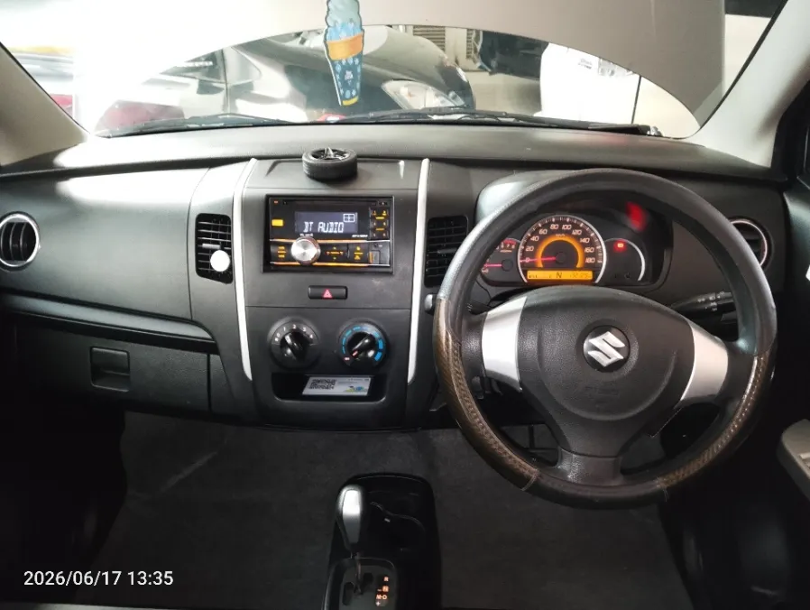 Foto Mobil Bekas Dashboard Suzuki Karimun 1.0 GS tahun 2016
