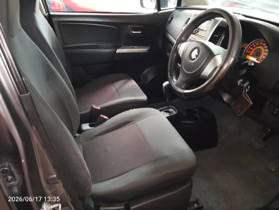 Foto Mobil Bekas Kabin Depan Suzuki Karimun 1.0 GS tahun 2016