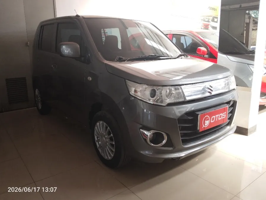 Foto Mobil Bekas Kanan Depan Suzuki Karimun 1.0 GS tahun 2016