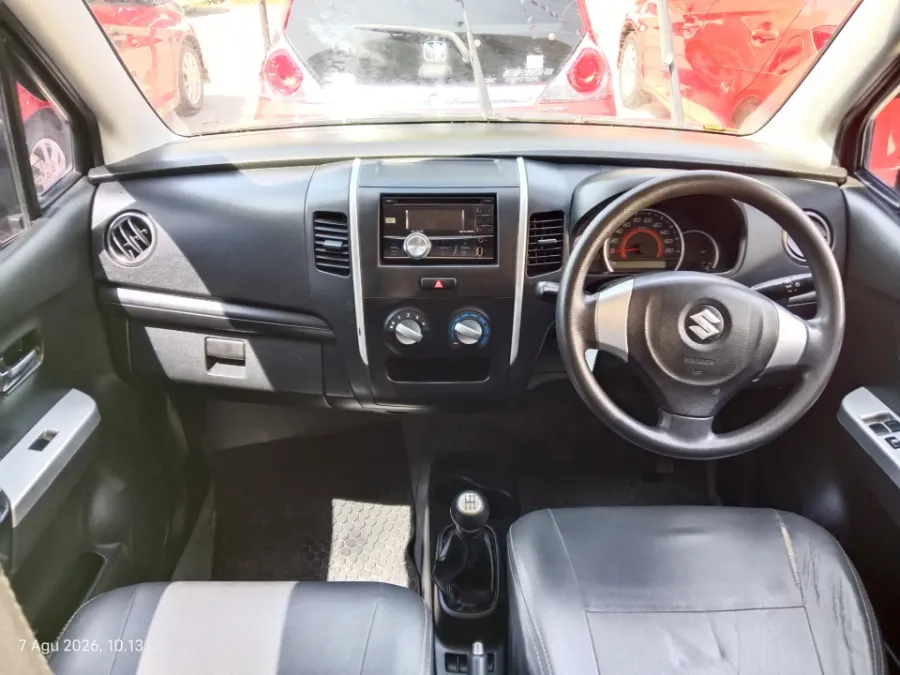 Foto Mobil Bekas Dashboard Suzuki Karimun Wagon R 1.0 tahun 2019