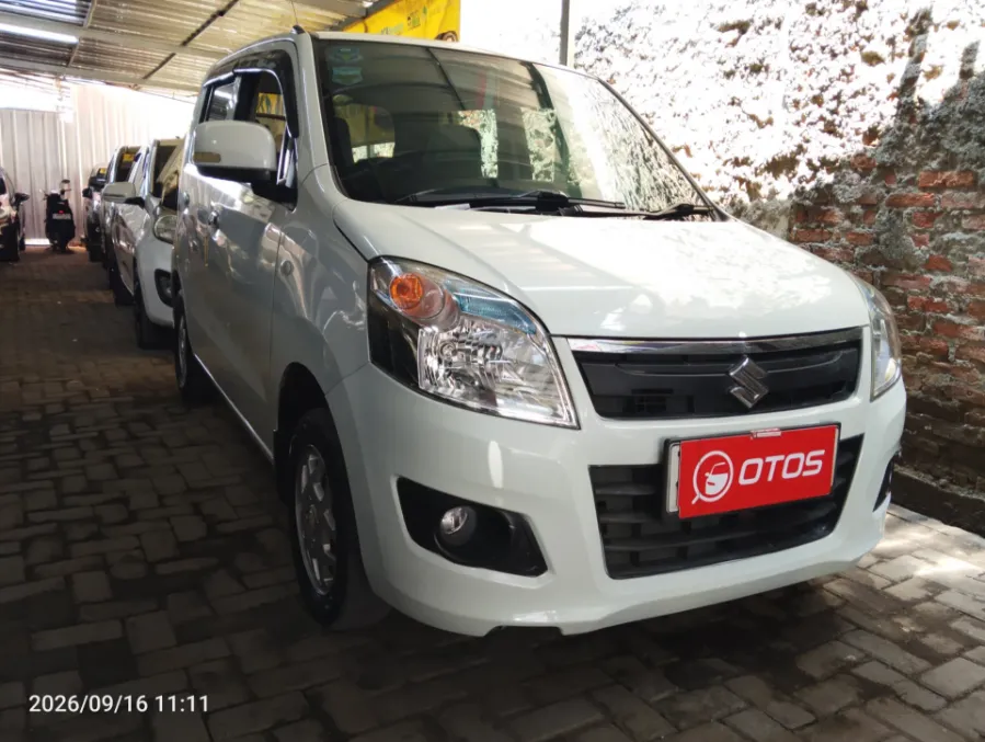 Foto Mobil Bekas Kanan Depan Suzuki Karimun Wagon R 1.0 tahun 2019