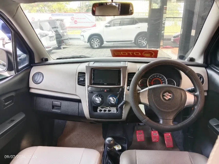 Foto Mobil Bekas Dashboard Suzuki Karimun Wagon R 1.0 GL tahun 2017