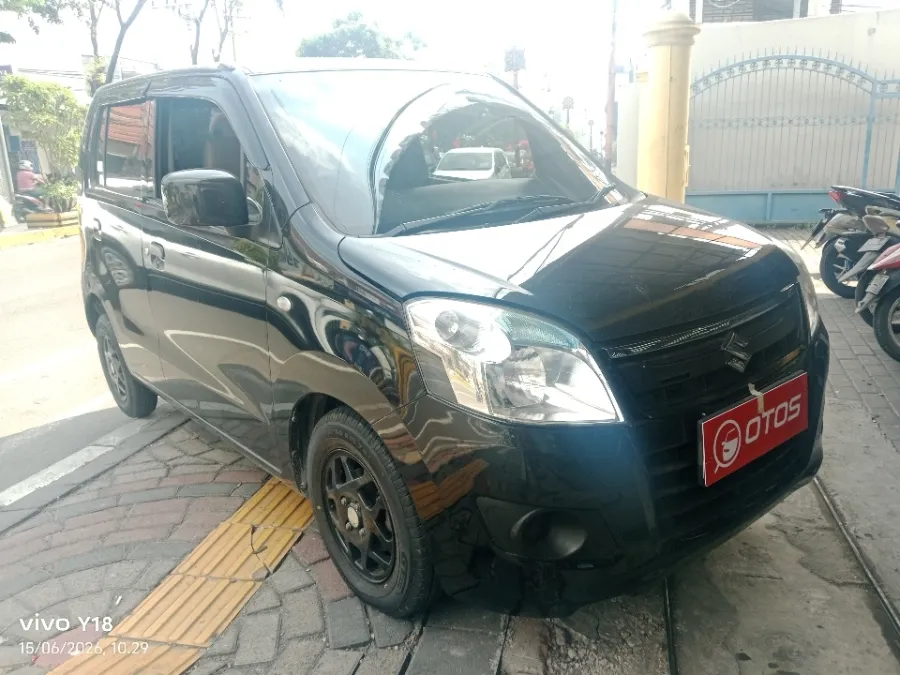 Foto Mobil Bekas Kanan Depan Suzuki Karimun Wagon R 1.0 GL tahun 2019