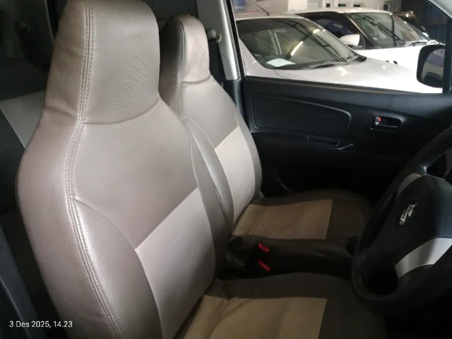 Foto Mobil Bekas Kabin Depan Suzuki Karimun Wagon R 1.0 GL tahun 2020