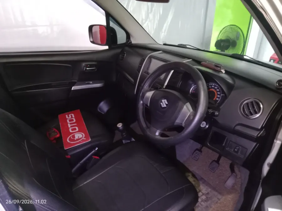Foto Mobil Bekas Kabin Depan Suzuki Karimun Wagon R 1.0 GS tahun 2017