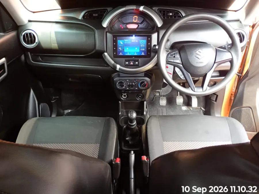 Foto Mobil Bekas Dashboard Suzuki S-Presso 1.0 MT tahun 2023