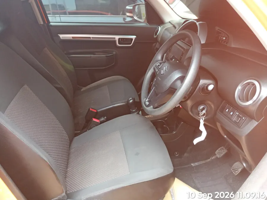 Foto Mobil Bekas Kabin Depan Suzuki S-Presso 1.0 MT tahun 2023
