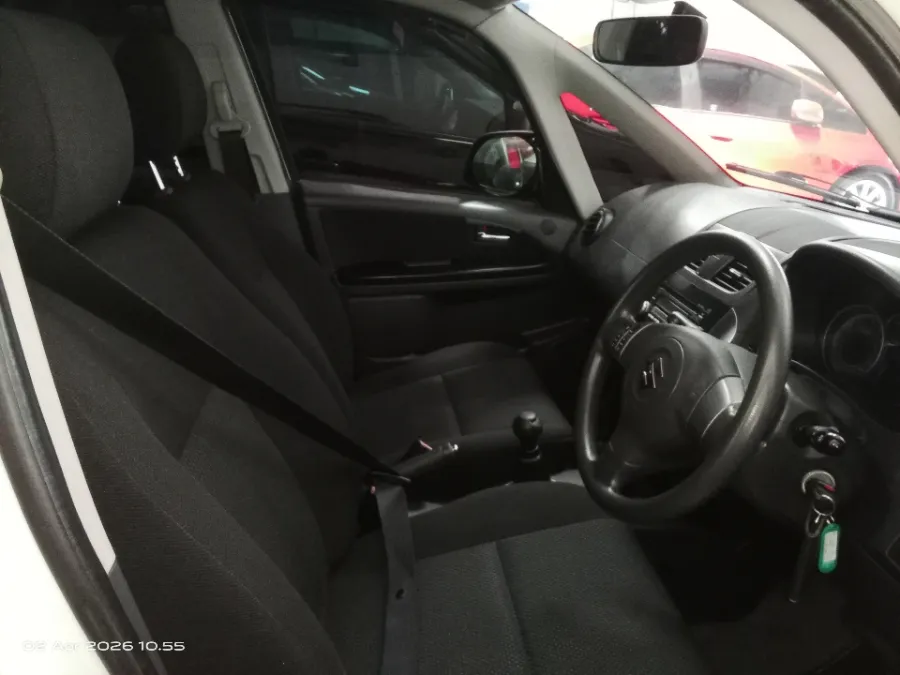 Foto Mobil Bekas Kabin Depan Suzuki SX4 1.5 Cross Over tahun 2013