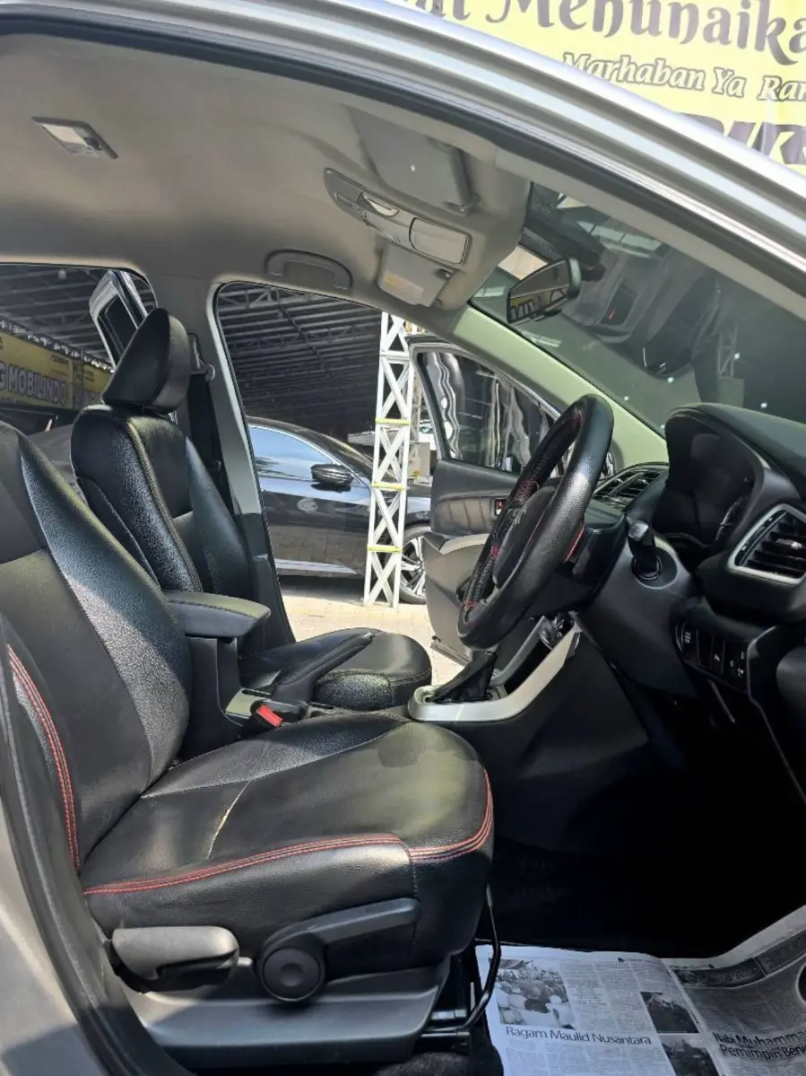 Foto Mobil Bekas Kabin Depan Suzuki SX4 S-Cross 1.5 tahun 2016