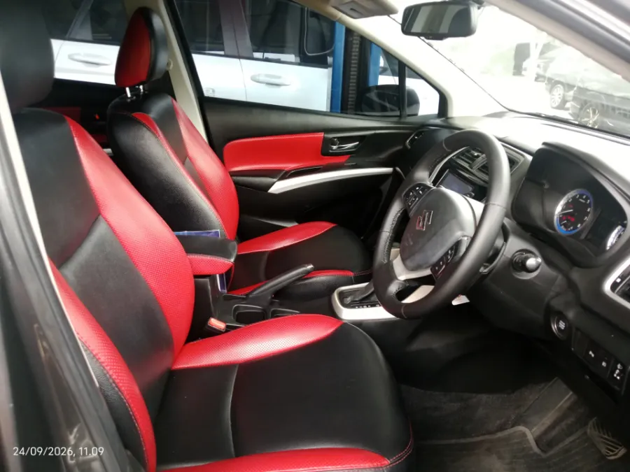 Foto Mobil Bekas Kabin Depan Suzuki SX4 S-Cross 1.5 tahun 2016