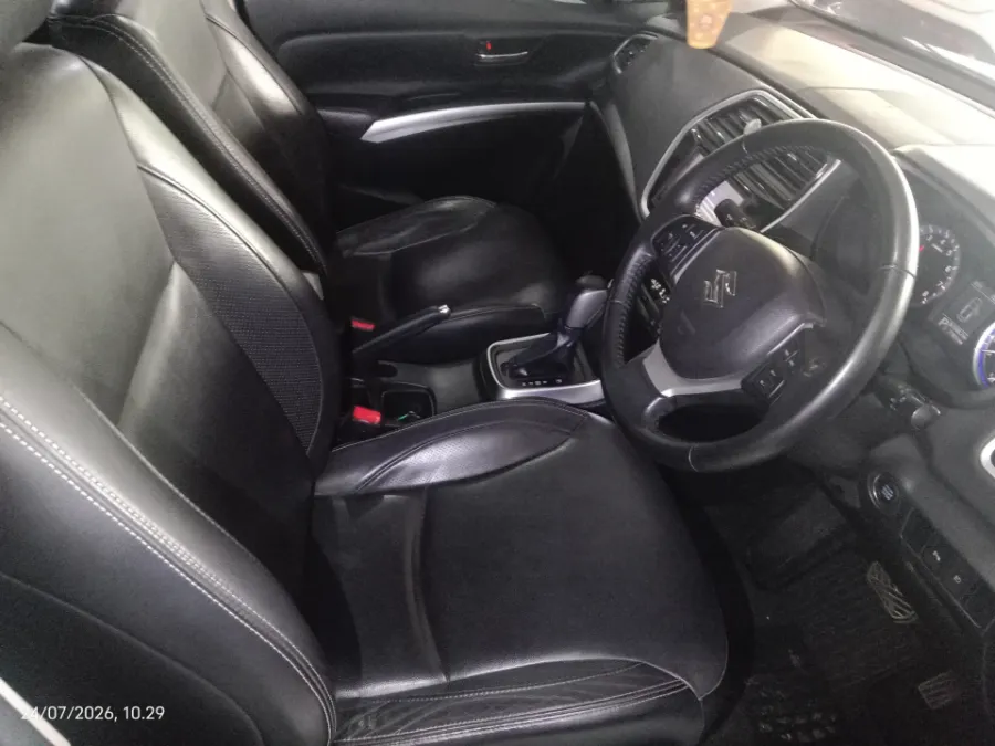 Foto Mobil Bekas Kabin Depan Suzuki SX4 S-Cross 1.5 tahun 2018