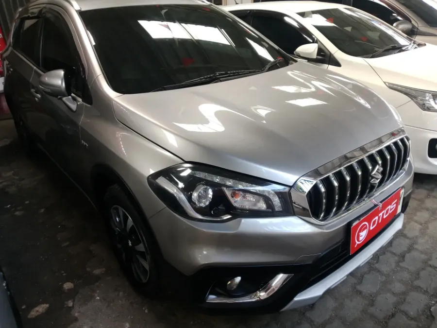 Foto Mobil Bekas Kanan Depan Suzuki SX4 S-Cross 1.5 tahun 2018