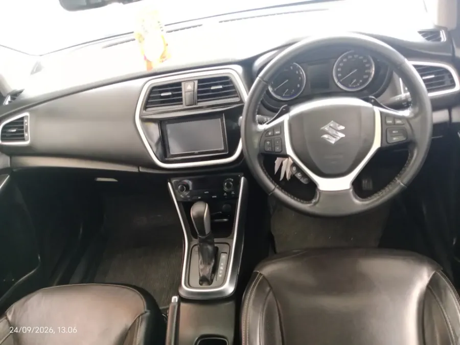 Foto Mobil Bekas Dashboard Suzuki SX4 S-Cross 1.5 tahun 2019