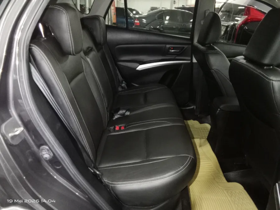 Foto Mobil Bekas Kabin Belakang Suzuki SX4 S-Cross 1.5 tahun 2019