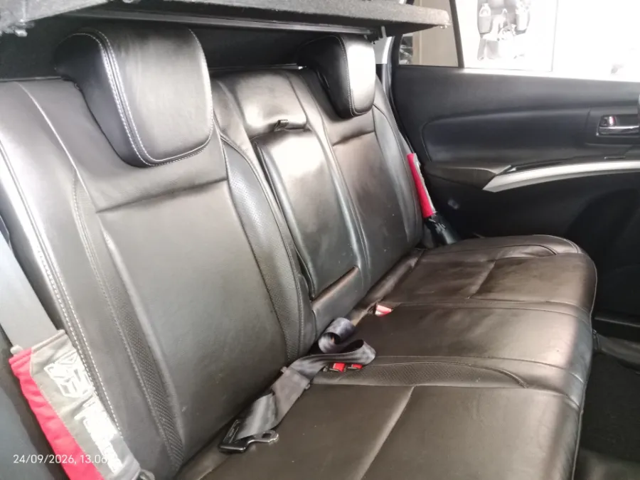 Foto Mobil Bekas Kabin Belakang Suzuki SX4 S-Cross 1.5 tahun 2019