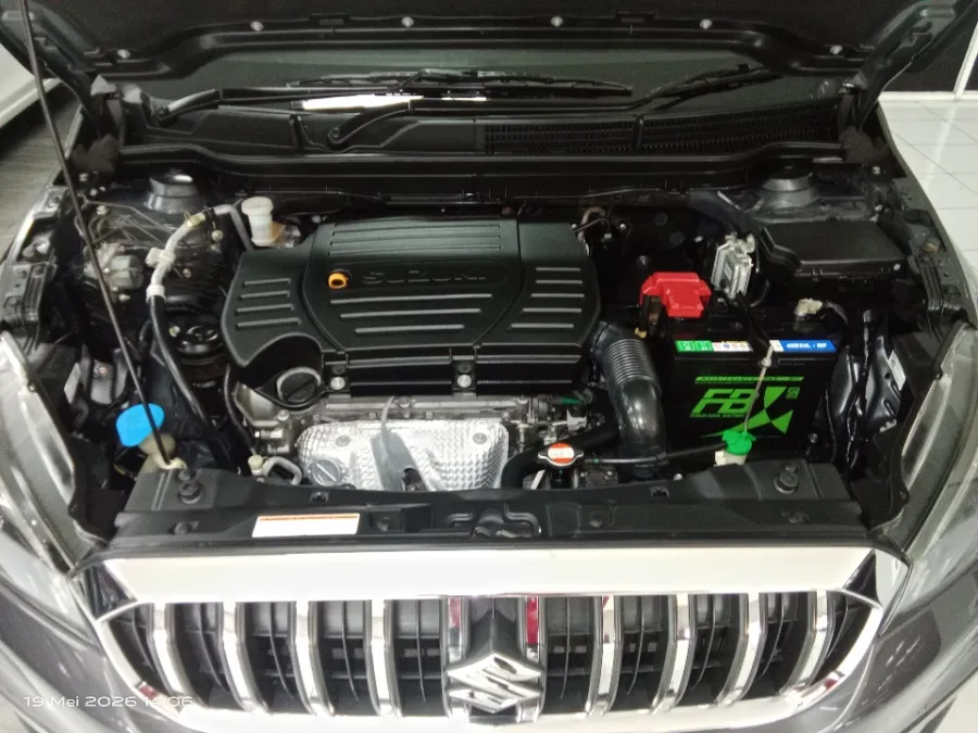 Foto Mobil Bekas Mesin Suzuki SX4 S-Cross 1.5 tahun 2019
