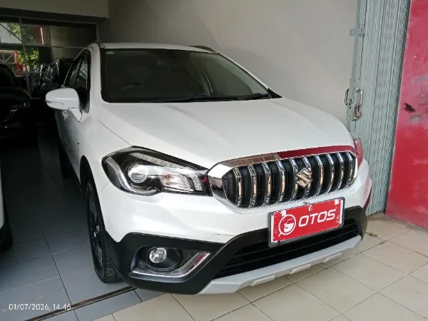 2022 Suzuki SX4 S-Cross 1.5 - Foto 1 dari 6