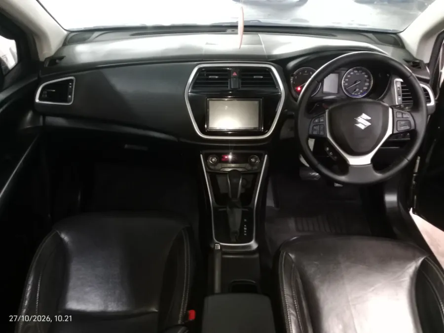 Foto Mobil Bekas Dashboard Suzuki SX4 S-Cross 1.5 AKK tahun 2018