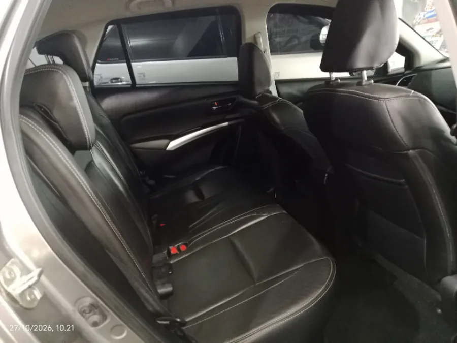 Foto Mobil Bekas Kabin Belakang Suzuki SX4 S-Cross 1.5 AKK tahun 2018