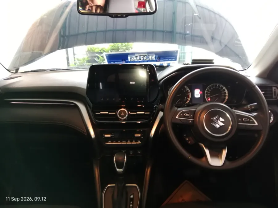 Foto Mobil Bekas Dashboard Suzuki Vitara 1.5 tahun 2024