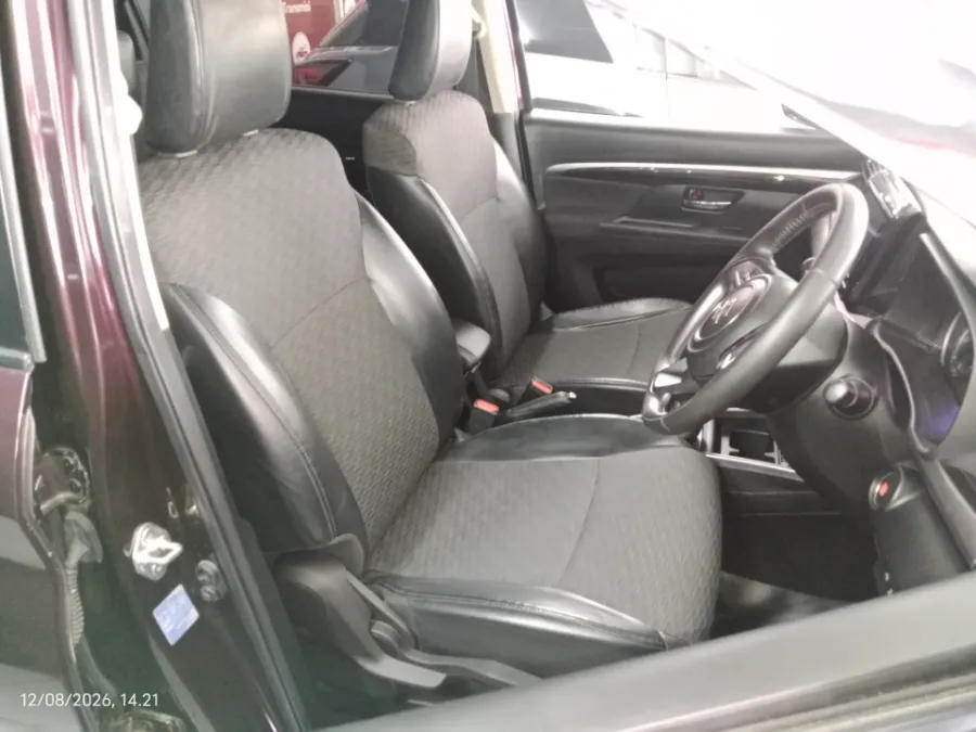 Foto Mobil Bekas Kabin Depan Suzuki XL7 1.5 tahun 2020