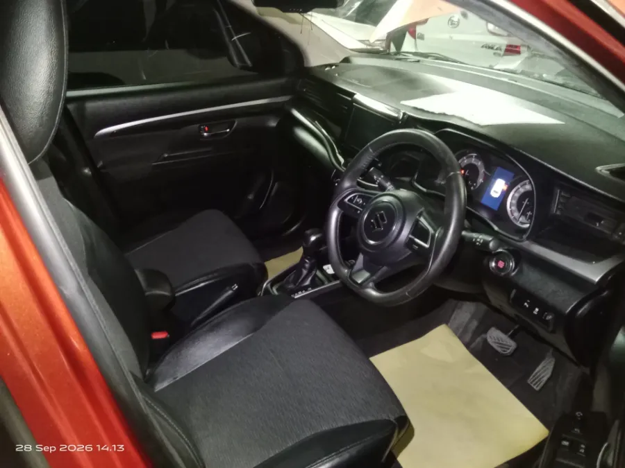 Foto Mobil Bekas Kabin Depan Suzuki XL7 1.5 tahun 2020