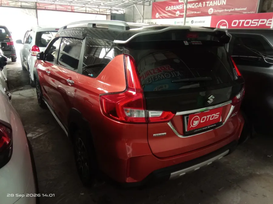 Foto Mobil Bekas Kiri Belakang Suzuki XL7 1.5 tahun 2020
