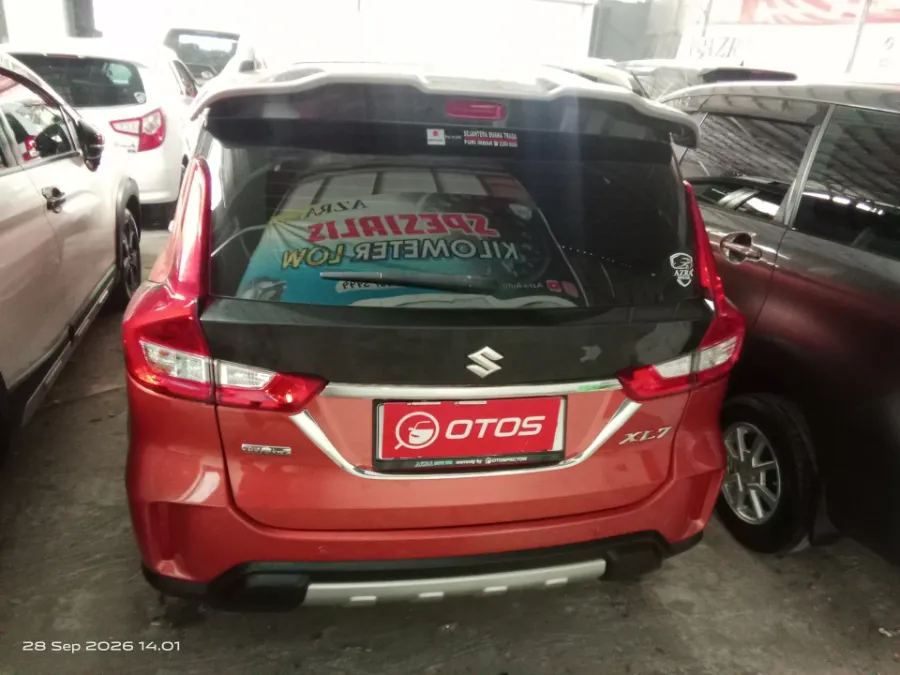Foto Mobil Bekas Tampak Belakang Suzuki XL7 1.5 tahun 2020