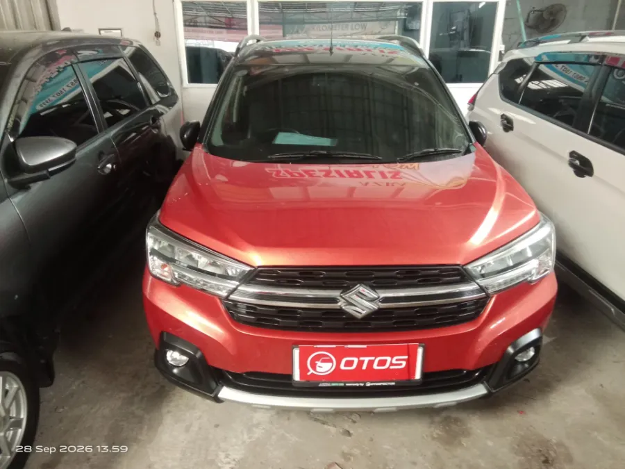 Foto Mobil Bekas Tampak Depan Suzuki XL7 1.5 tahun 2020