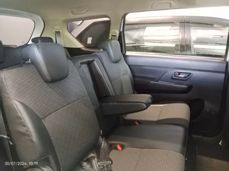 Foto Mobil Bekas Kabin Belakang Suzuki XL7 1.5 tahun 2021