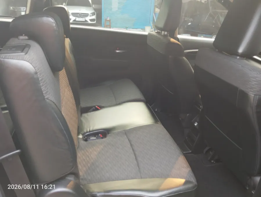 Foto Mobil Bekas Kabin Belakang Suzuki XL7 1.5 tahun 2021