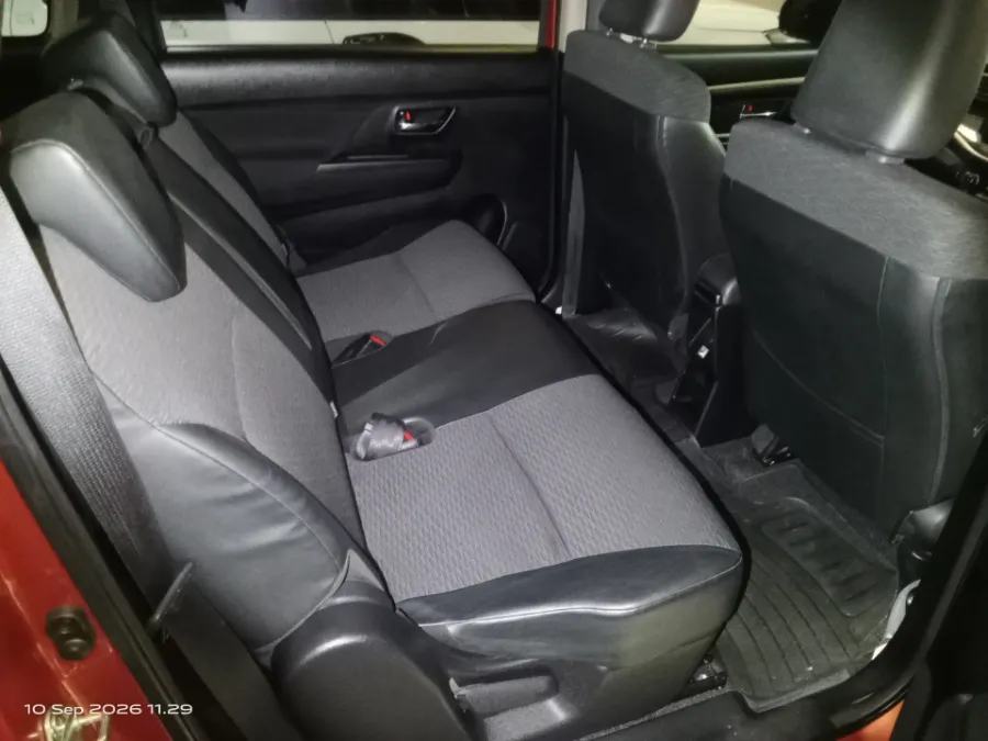 Foto Mobil Bekas Kabin Belakang Suzuki XL7 1.5 tahun 2021
