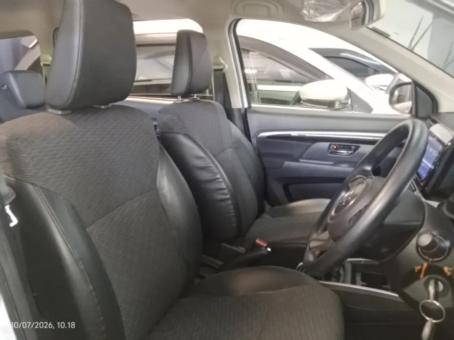 Foto Mobil Bekas Kabin Depan Suzuki XL7 1.5 tahun 2021
