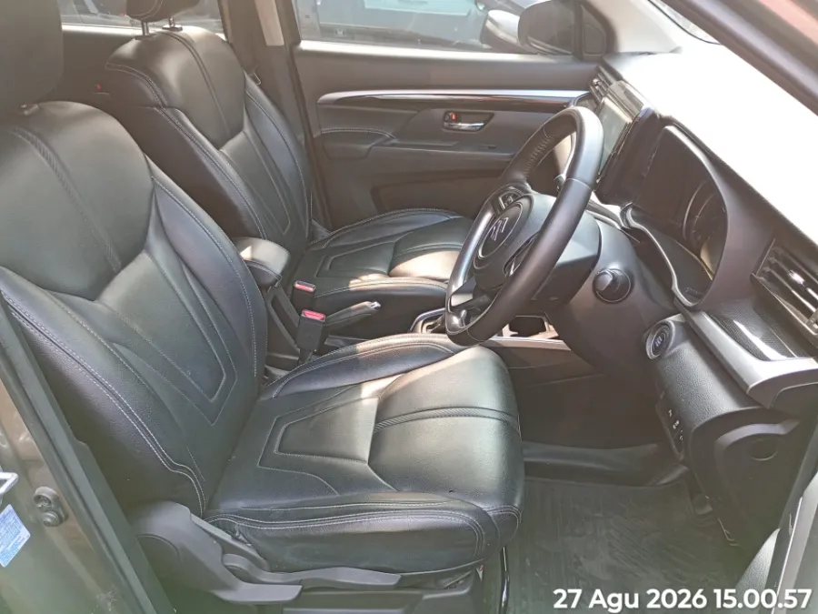 Foto Mobil Bekas Kabin Depan Suzuki XL7 1.5 tahun 2021