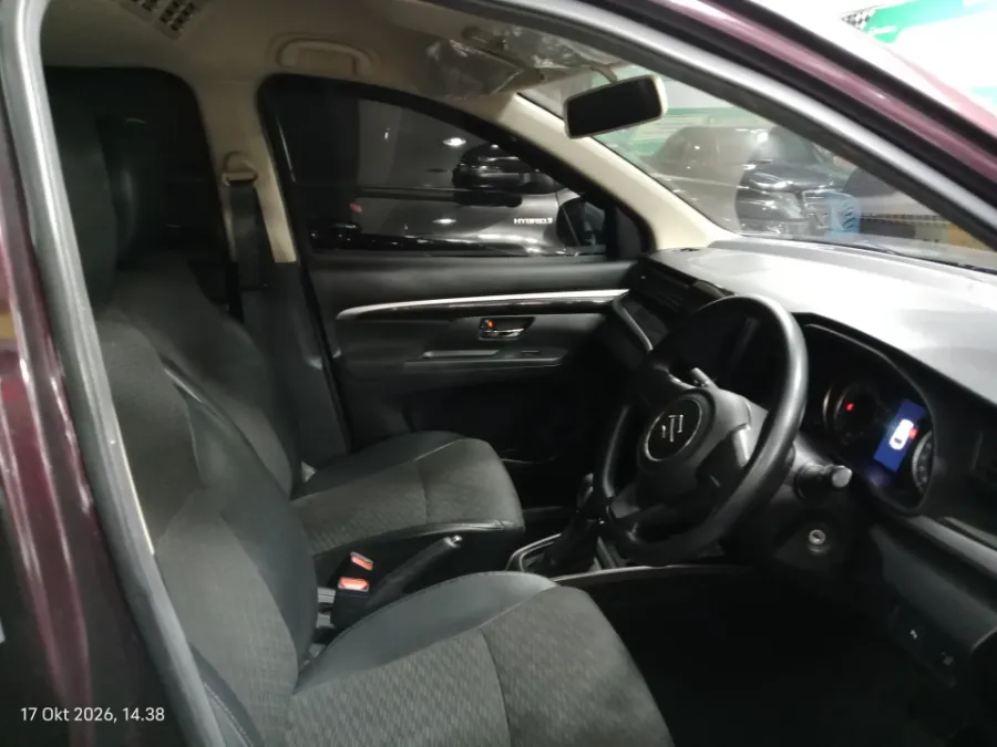 Foto Mobil Bekas Kabin Depan Suzuki XL7 1.5 tahun 2021