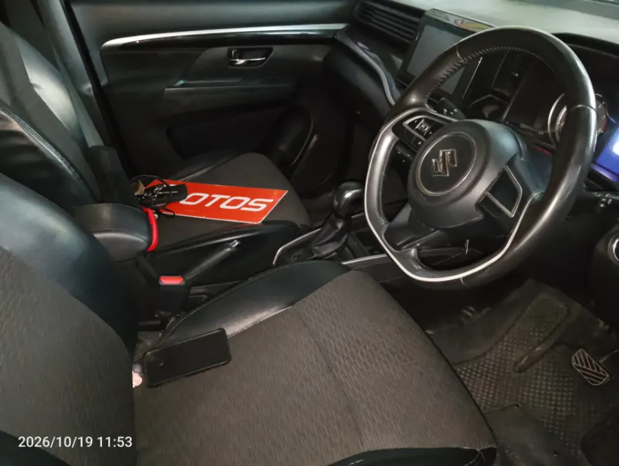 Foto Mobil Bekas Kabin Depan Suzuki XL7 1.5 tahun 2021