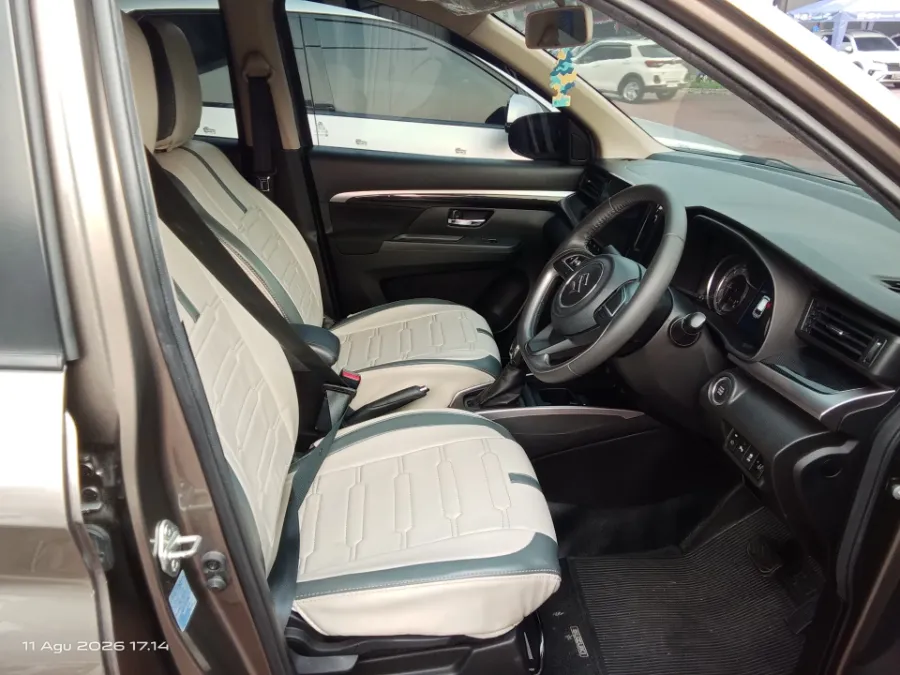Foto Mobil Bekas Kabin Depan Suzuki XL7 1.5 tahun 2022