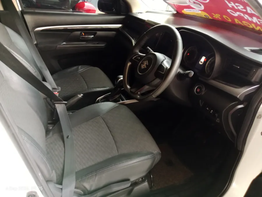 Foto Mobil Bekas Kabin Depan Suzuki XL7 1.5 tahun 2022