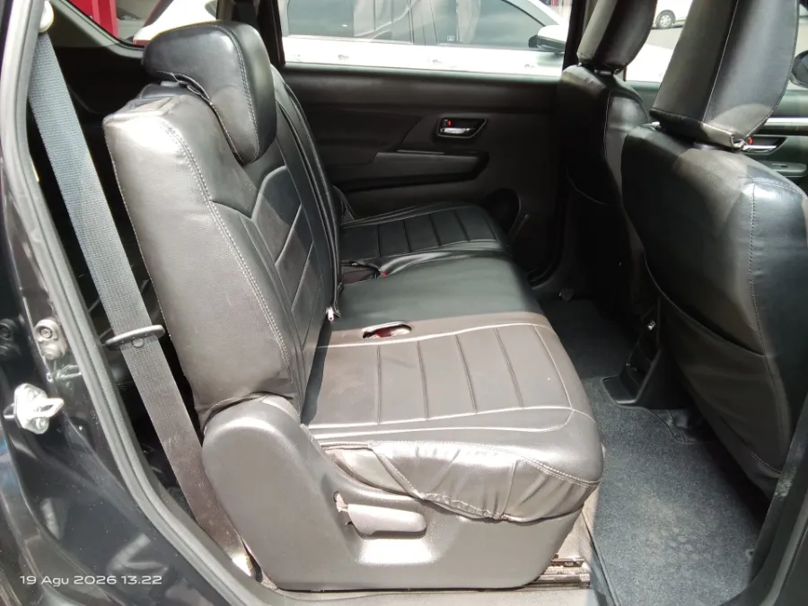 Foto Mobil Bekas Kabin Belakang Suzuki XL7 1.5 tahun 2023