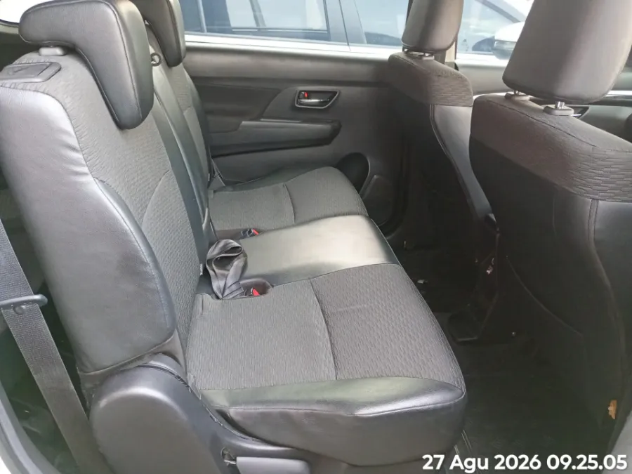 Foto Mobil Bekas Kabin Belakang Suzuki XL7 1.5 tahun 2023