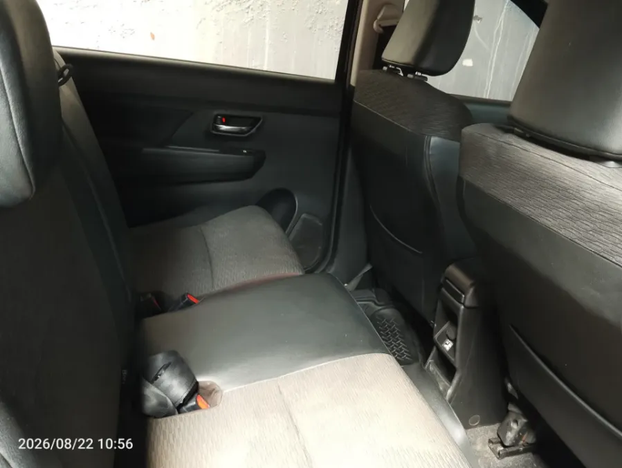Foto Mobil Bekas Kabin Belakang Suzuki XL7 1.5 tahun 2023