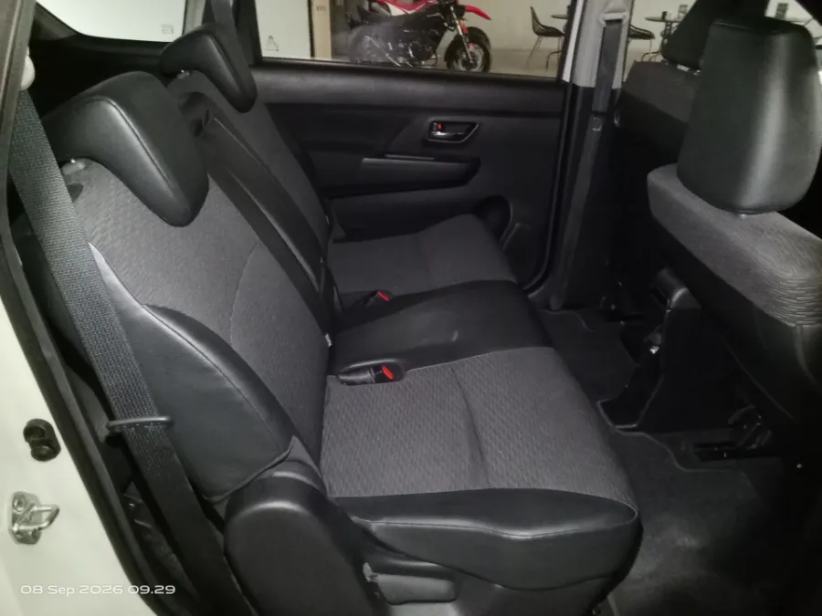 Foto Mobil Bekas Kabin Belakang Suzuki XL7 1.5 tahun 2023