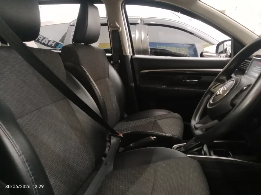 Foto Mobil Bekas Kabin Depan Suzuki XL7 1.5 tahun 2023