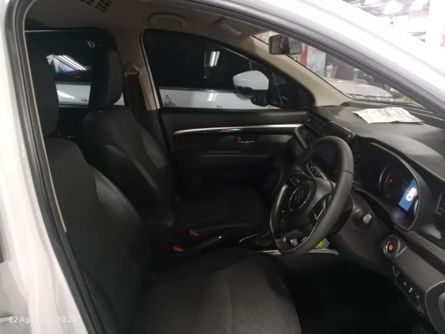 Foto Mobil Bekas Kabin Depan Suzuki XL7 1.5 tahun 2023